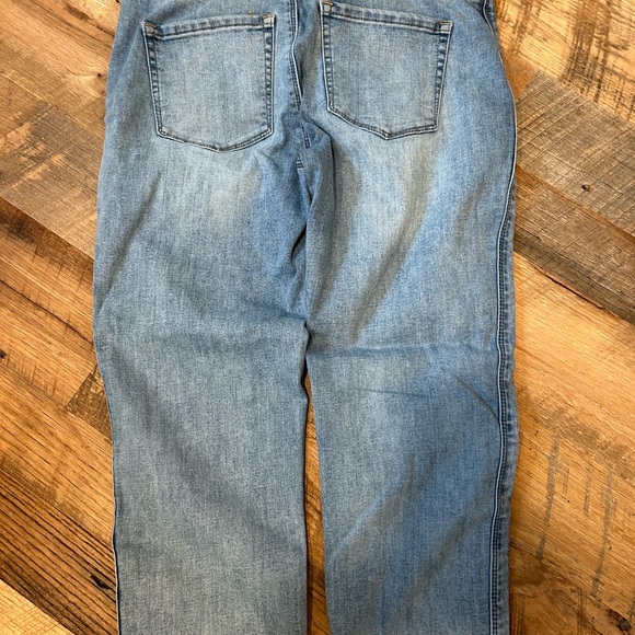 WHBM Capris - Picture 8 of 9